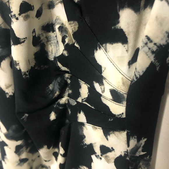 Floral Print Black And White MIDI Dress with gathered waist Comfortable - Picture 3 of 6